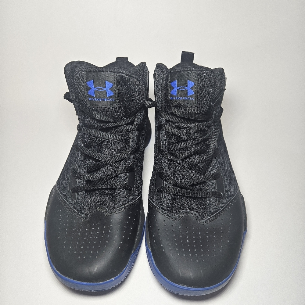 Under Armour Basketball Shoes Size 6.5Y Pre-Owned